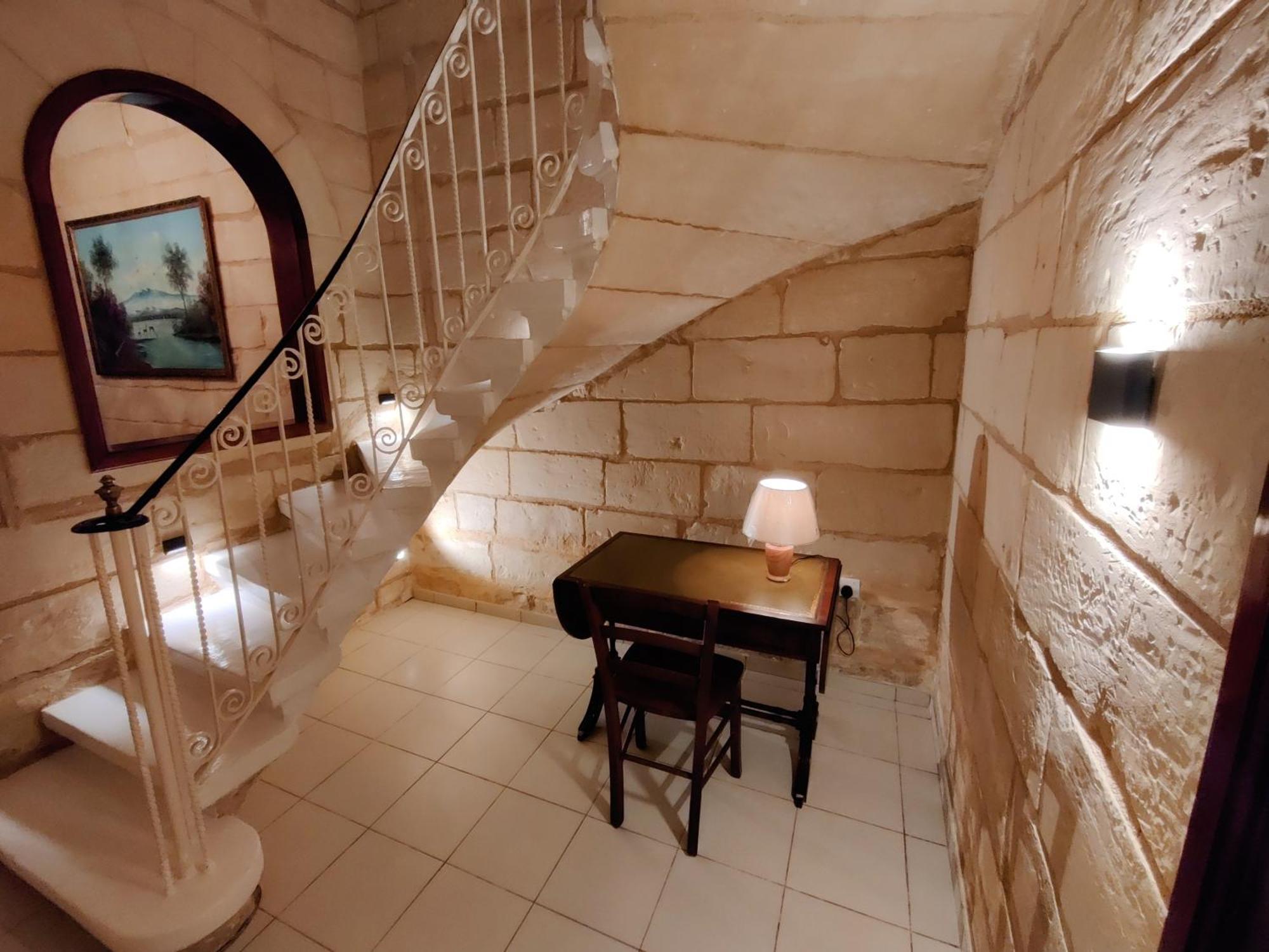 Peaceful Traditional Maltese Townhouse Luqa Exterior photo
