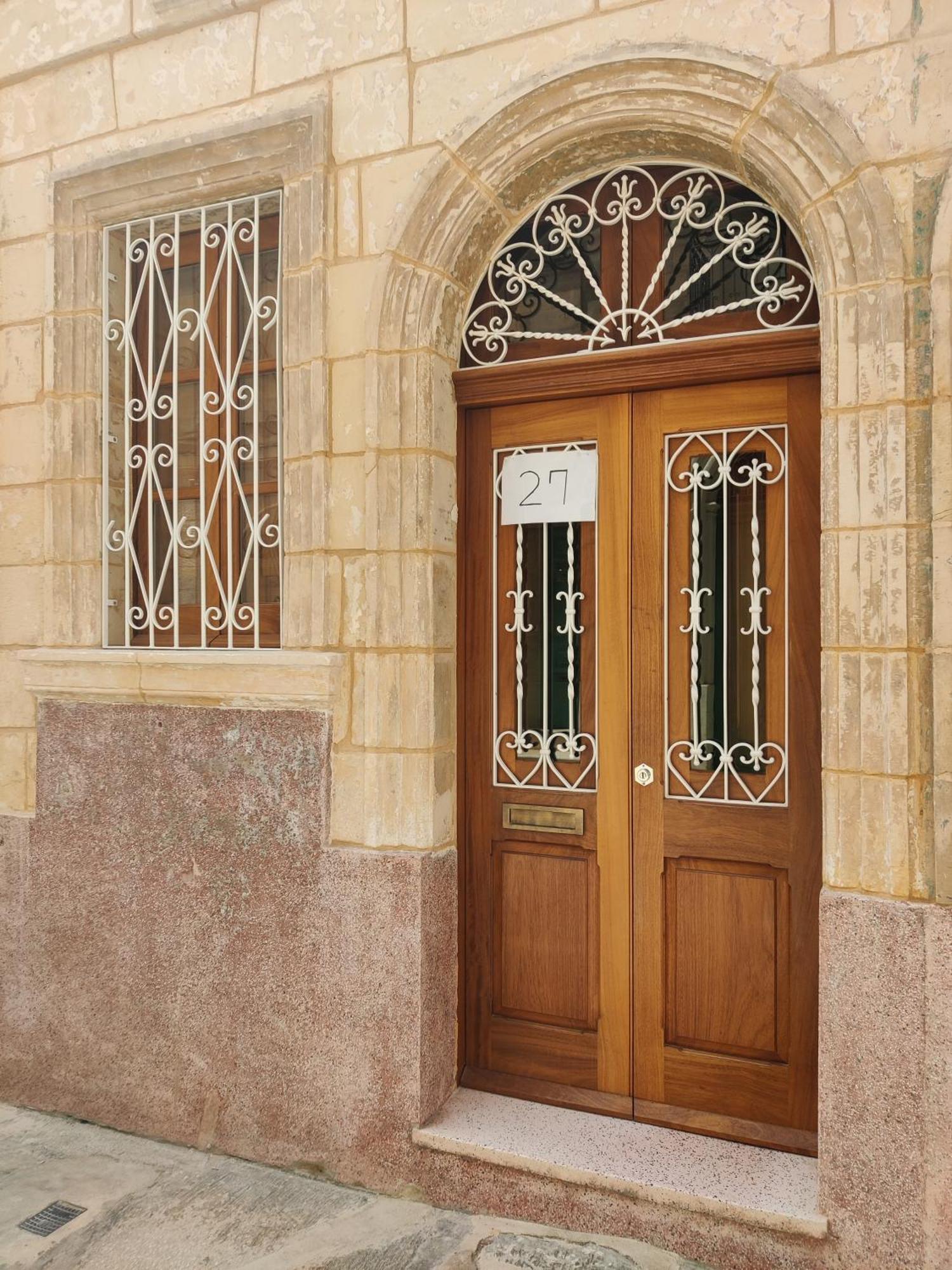 Peaceful Traditional Maltese Townhouse Luqa Exterior photo